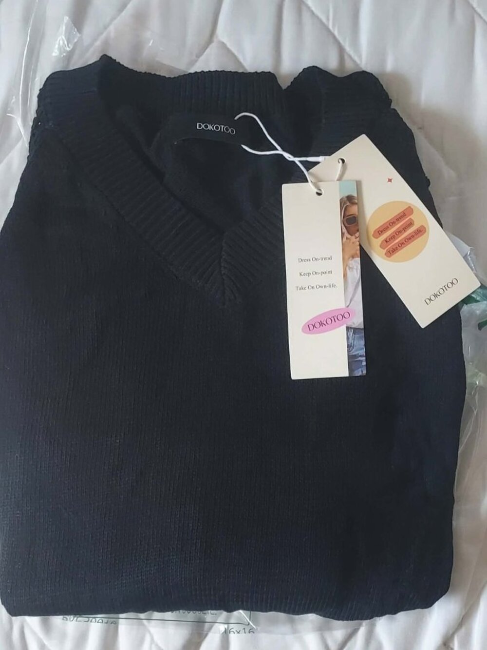 Women's black pullover sweater - Dokotoo - Size 2XL - black - V neck - New!!
